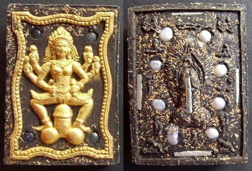 Mae Yua Mueang (Kali with Phallic Lingam) - Nuea Pised Bad Tong (Pim B) - Na Sam Hmaan edition 2554 BE - 11 Takrut, 8 pearls, and 4 Ploi Sek soaked in Kali oil - LP Saman Wat Nasanak