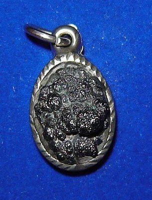 Rae Koh Larn (Lek Lai related Elemental from Koh larn island) 2Cm x 1.5 Cm - good health and wealth increasing amulet
