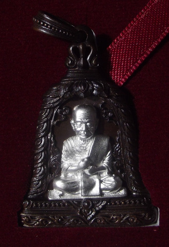 Rian Roop Muean Somdej Pra Puttajarn (Dto) Prohmrangsri - Pim Song Rakang Chalu Lai Yok Ongk - Nuea Nava Loha Hnaa Ngern (9 Sacred Metals with Silver Image) - Wat Rakang Kositaram 2555 BE