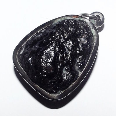 Rae Koh Larn (Lek Lai related Elemental from Koh Larn island) 4 x 3 x 2.5 Cm - good health and wealth increasing amulet
