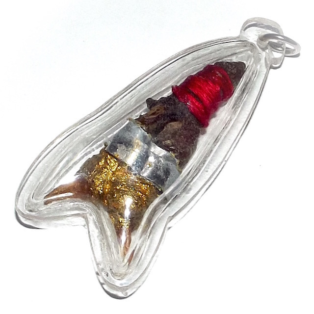 Dueay Ngu Hlueam - Boa Spurs for Gambling, Charm and Mercy 6.5 Cm - LP Kambu, LP Iad + LP Khai Blessing
