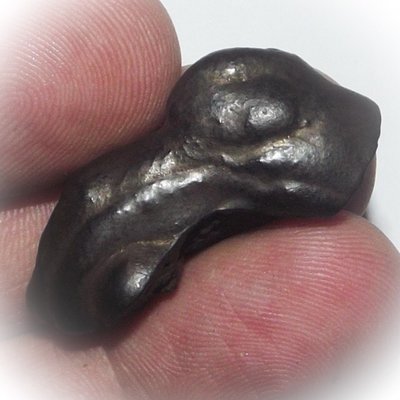 Kote Lek Lai Tham (2.5 x 1.5 cm) - Sacred Kayasiddhi Elemental with a Deva inhabiting it - Blessed by Luang Por Prohm + the Khao Or Masters