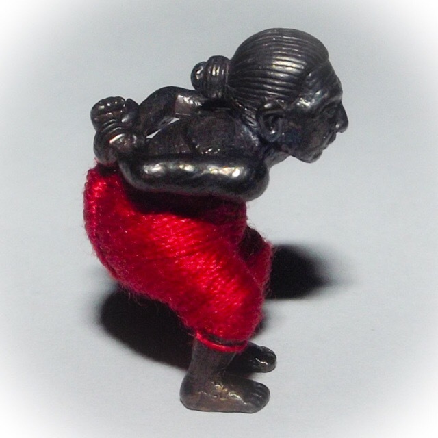 Hun Payont Por Gae Ta Ba Khaw - Nuea Loha Aathan Mad Daay Akom - Red Jong Graben Pants - Por Tan Kloi Anomo - Wat Phu Khao Tong