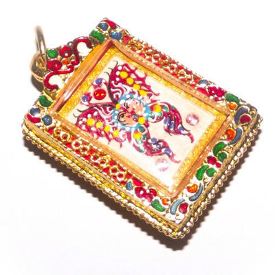 Taep Jamlaeng Butterfly King (Pim Klang) Ongk Kroo Amulet &#39;Lai Sen&#39; edition 2553 BE Gold Plated case with Ya Rachawadee Colored Glaze - 16 Gems - Kroo Ba Krissana