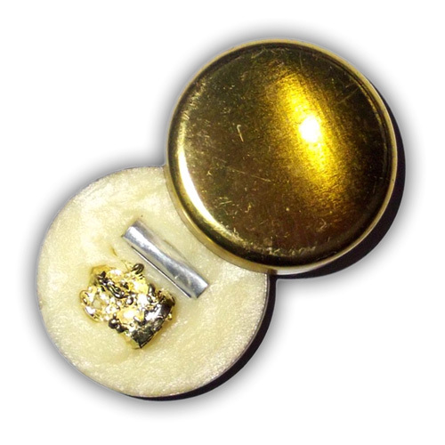 See Pheung Pikanes Maha Lap (Lucky Fortunes Metta Balm) by Luang Por Prohm of Wat Ban Suan