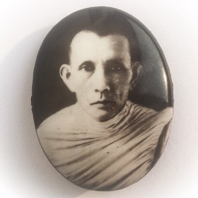 Locket Pim Yai Ongk Kroo Luang Por Guay Wat Kositaram - Guru Monk Lineage Worship Amulet  - Ajarn Meng Khun Phaen