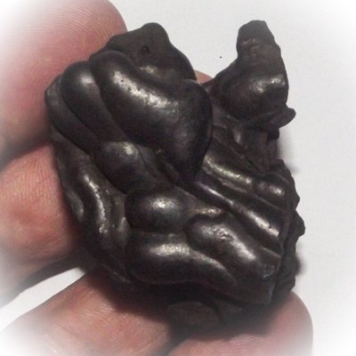 Kote Lek Lai Tham Dtad Yen Magically Extracted Adamantine Substance 5.5 x 3 x 4 Cm - Cold Cut Holy Cave Lek Lai - Magical Incantations and Ceremony - blessed by the Khao Or Masters