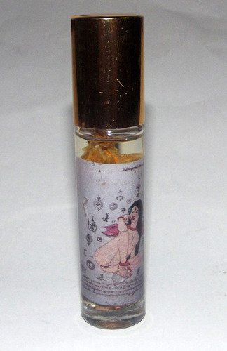 Nam Man Tida Taep - 13 Lustful Nymphs Aphrodisiac Oil - &#39;Hoo Mee Kam Thaam&#39; (cocking a leg) - Ajarn Khwan Chai Intra Paet