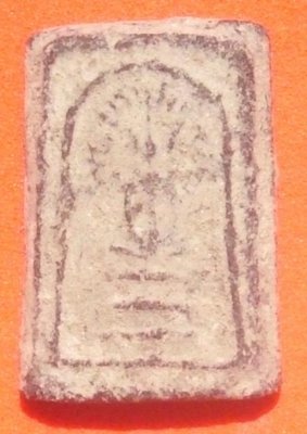 Pra Somdej Rasamee - Nuea Pong Bai Lan 2460 BE - blessed by LP Parn (Wat Bang Nom Kho) and Luang Phu Sukh Wat Makham Tao