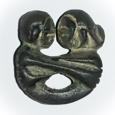 In Koo Plord Rak Binding Love Spell Amulet - Sukh Nirandr Edition -  Black Prai Powders - Luang Por Prohm Wat Ban Suan