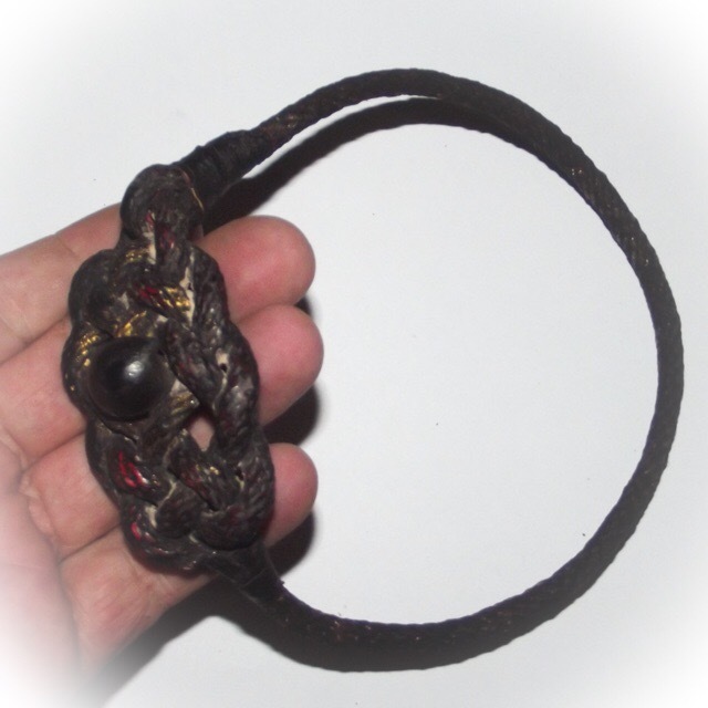 Prajiad Boran Akom Hwaen Pirod Fang Met Prakam Dee Kwai Long Rak Pid Tong - Sorcerous Armor for Martial Arts Warriors - Luang Por Prohm Wat Ban Suan