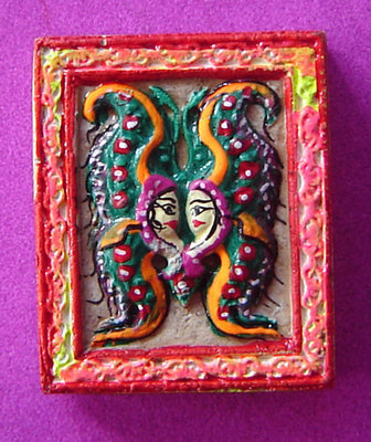 Taep Jamlaeng Pim Lek &#39;King Butterfly&#39; - Sacred Powder with hand painted details 2 Takrut sariga 6 Ploi stones and 1 Pid Ta inserted - Kru Ba Krissana 2542 BE &#39;Jaroen Ngern Jaroen Tong&#39; edition