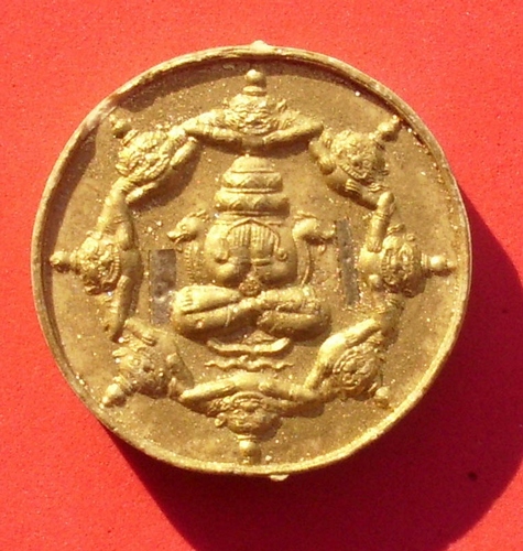 Pra Pid Ta Run Maha Mongkol Jakrawan Suryan Jantra Putakom Khao Or - 2545 BE - made with Khun Pantaraks