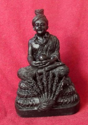 Roop Muean Phu Sri Sutto Nakarach (Naga Rajah - King of the Nagas) 3 x 5 Inches Bucha statue - Nuea Rae (Sacred Resin) Turtle amulet inserted in base - Luang Por Tong Parn