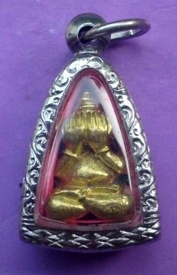 Pra Pid Ta Hua Bai Sri (Sangkajjai) - Nuea Tong Rakang - Wai Kroo Jatukam Ramatep &#39;54 edition - Invocation Ceremony by Ajarn Apong Sagul Amorn