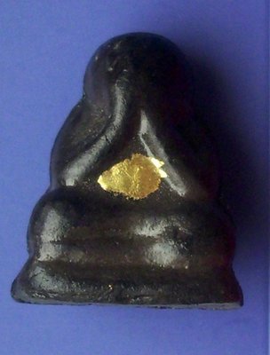 Pra Pid Ta Kluk Rak Pid Tong - made by a Look Sit of Luang Phu Gaew of Wat Kruea Wan