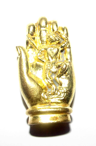 Fa Mer Yulai 如来神掌 Arahant&#39;s Hand - Gammagarn Code #89 - Nuea Tong Fa Badtr - Urai Buddha Hand holding Monkey God Subduing Demons - Luang Phu Bpun 2553 BE