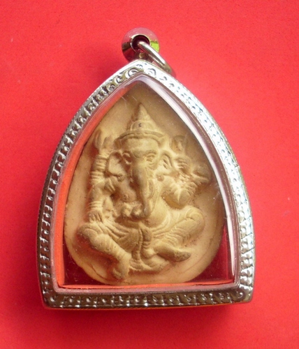 Pra Gru Pra Pikanes (Ganesha) 2519 BE Nuea Din Pao - Luang Phor Suang (Tewada Len Din) - includes casing