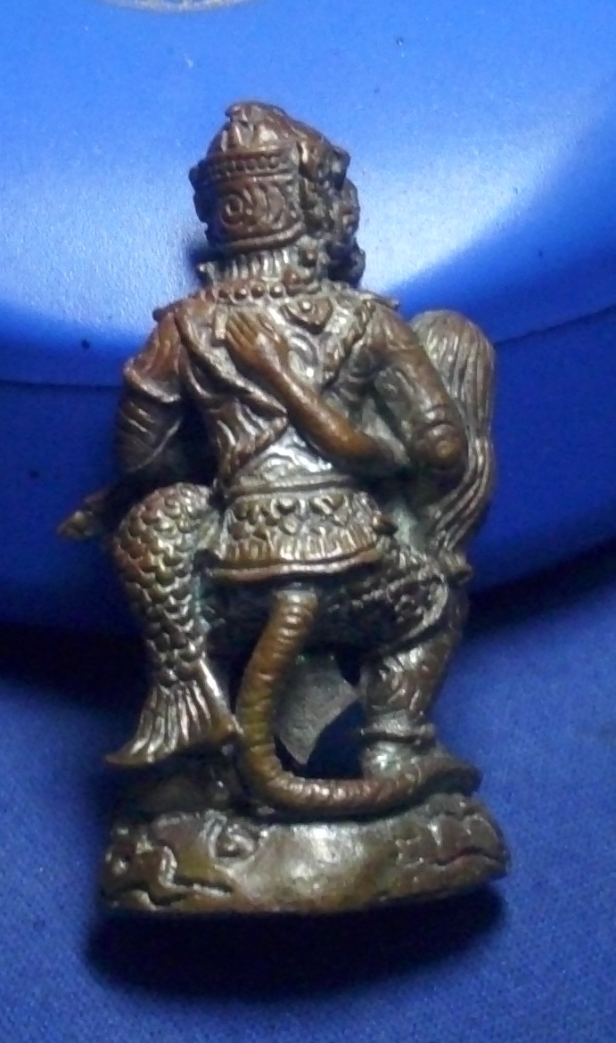 rear side - highly detailed engraving - high quality craftsmanshiip