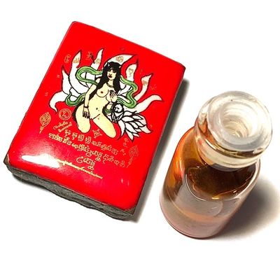 Chut Locket Jing Jork Gao Hang - 9 Tails Fox Naruto Lady Demon with In Koo, 2 Takrut, Gems + Prai Oil flask - Seduction Amulet - Ajarn Khwan Chai Intra Paet