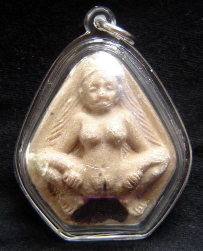Mae Bper Nuea Pong Maha Racha Sanaeh Fang Takrut 3 Dork ud Krang Putsa - Ajarn Kom Traiwaes - Asrom Baramee Por Gae 4 x 3.5 cm