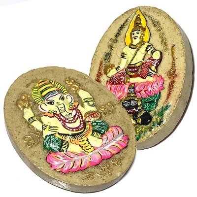 Pra Pikanes Hlang Pra Narai Pratap Rahu Wai Kroo 2551 BE Green Robed Ganesha Red Robed Vishnu - Ivory Powders - Kroo Ba Krissana