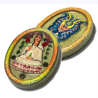 Pra Mae Guan Im Hlang Taep Jamlaeng 2548 BE - Kwan Yin Bodhisattva with 5 Ploi Sek Gems + King Butterfly - Kroo Ba Krissana
