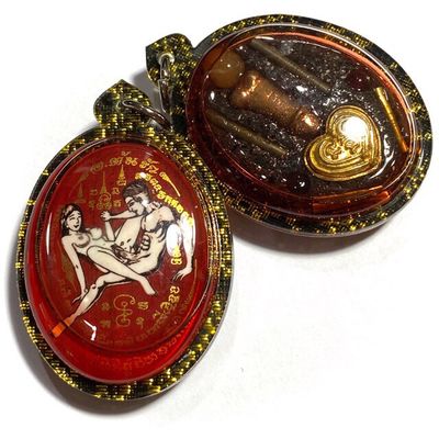 Locket In Koo Sakot Kam Maha Sanaeh (Male-Female Edition) 2561 BE - 4 Takrut Palad Paetch Payatorn 1 Look namo Na Hua Jai Ok DtaeWk Ajarn Ton Rak Locket In Koo Sakot Kam Maha Sanaeh (Male-Female Edition) 2561 BE - 4 Takrut Palad Paetch Payatorn 1 Look namo Na Hua Jai Ok DtaeWk Ajarn Ton Rak