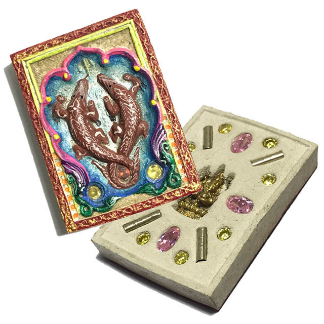 Paya Gumpir Pim Lek 2554 BE Crocodile Treasure Guardian Nuea Pong Kammathan 15 Gems 4 Takrut Ganesha Statuette Kroo Ba Krissana