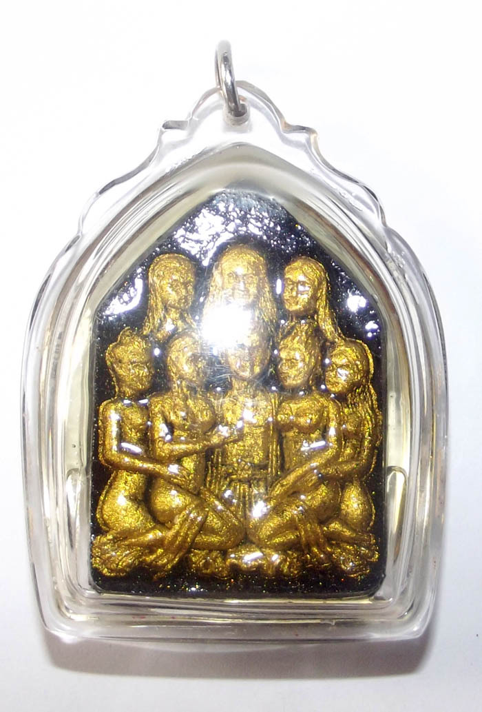 Khun Phaen Sanaeh Jet Naree Pan Hlak 'Ongk Kroo' (7 Enchanted Maidens embracing a pillar) + Pra Ngang  Ta Daeng + 6 Takrut in Prai Oil - 'Ran Sa-Or Yer Niang' edition 2555 BE - Luang Por Khern
