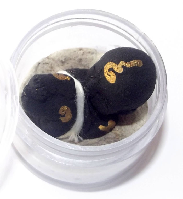 Look Krok Plai Dam Kote Hian (Furiously Psychic Black Kumarn Tong) 'Ongk Kroo' (Masterpiece Version in Flask on a Bed of Prai Powders) - Luang Por Mian - Wat Ban Janiang