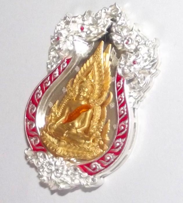 Rian Chalu Pra Putta Chinarat 'Jom Rachan' (Warrior King) edition 2555 BE - Nuea Ngern Long Ya Si Daeng (Solid Silver + Gold Buddha with Red Enamel) - Wat Pra Sri Radtana Maha Tat