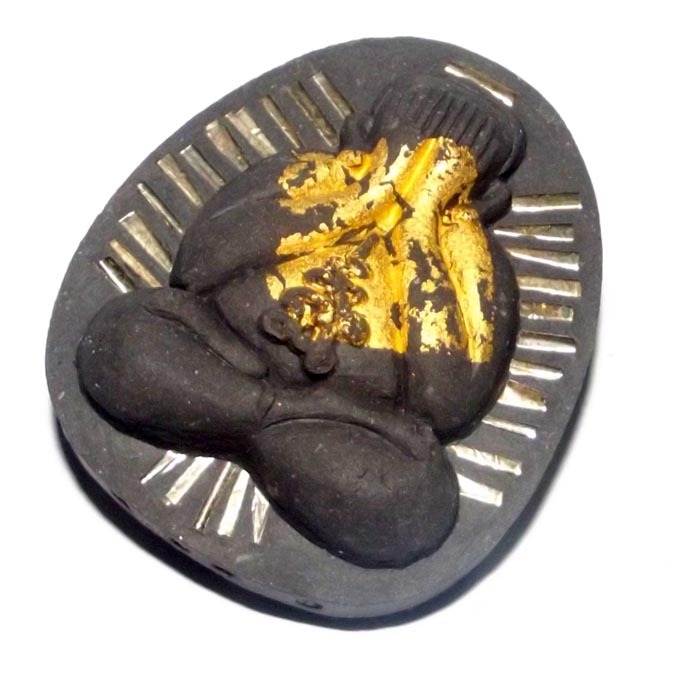 Pra Pid Ta Jumbo Ngern Larn Ongk Kroo - Puttakun Powders with Bees Nest - 28 Takrut + Treasure Bee - 'Serb San Dtamnan Luang Por Noi' Edition 2555 BE - Luang Por Jerd - Suan Badibat Tam Po Sethee