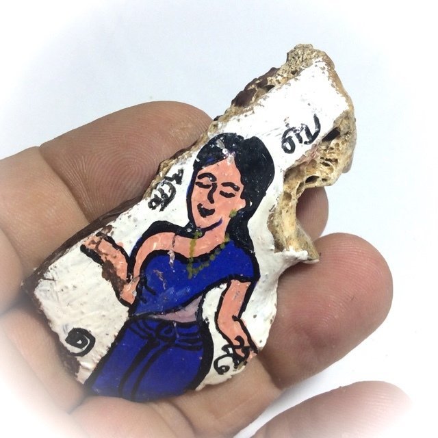 Chin Aathan Mae Nang Prai Dtua Kroo Khmer Ghost Bone 6 x 2 x 3 Cm Prai Powders Yae Hyae Wood Pha Sop 9 Gems- Ajarn Surak Khmer Necromancer