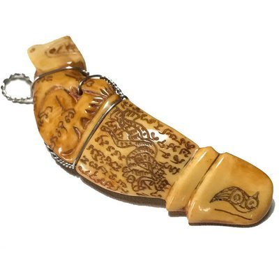 Khiaw Hmoo Dtan Suea Palad Carved Boars Tusk Tiger Amulet Spell Inscriptions by Luang Por Sawai Wat Bridaram