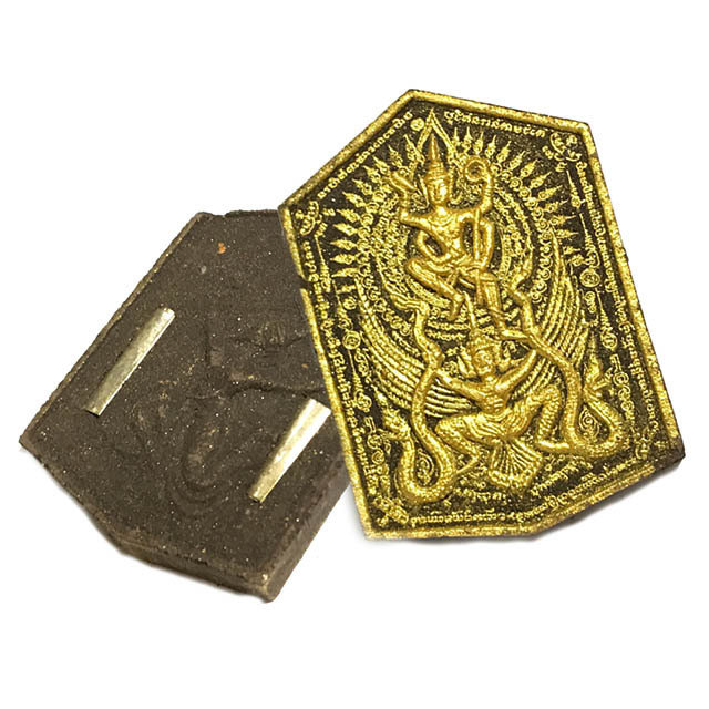Narai Song Krut Chut Pised Vishnu on Garuda with Nagas Rama God 2 Takrut & Paetch Payatorn on Rear face Traimas 2553 Edition Luang Pu Nong Tammachodto Narai Song Krut Chut Pised Vishnu on Garuda with Nagas Rama God 2 Takrut & Paetch Payatorn on Rear face Traimas 2553 Edition Luang Pu Nong Tammachodto