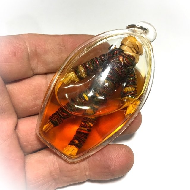Hun Payon Akom Chae Nam Man Prai Golem Ghost in Prai Oil for Protection Luck and Good Business Ajarn Parn Jaroen Krung