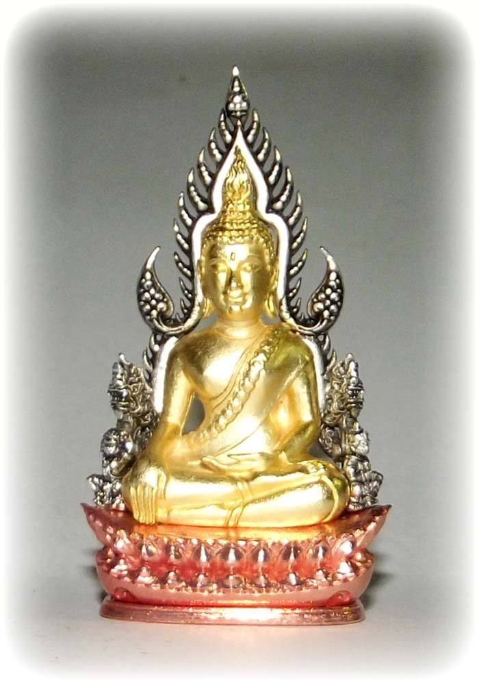 Pra Putta Chinarat (Loi Ongk Statuette) 'Jom Rachan' (Warrior King) edition 2555 BE - Nuea Sam Kasat (Tricolor Gold, Pink Gold and Silver Plating) - Wat Pra Sri Radtana Maha Tat