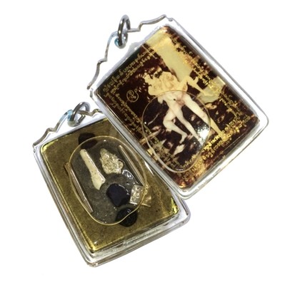 Locket In Bia Ongk Kroo (Pised) in Nam Man Prai Oil with Ban Neng Bone Carving, 2 Takrut, Chin Aathan Bone &amp; Skin - AC Apichai Decha
