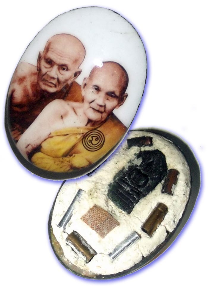 Locket Koo Luang Por Tuad Luang Phu Doo (Ongk Kroo Chak Khaw) with Pra Nakprok + 7 Takrut, Civara Robe + Hair of L.P. Doo (last ever edition) - Wat Sakae 2532 BE