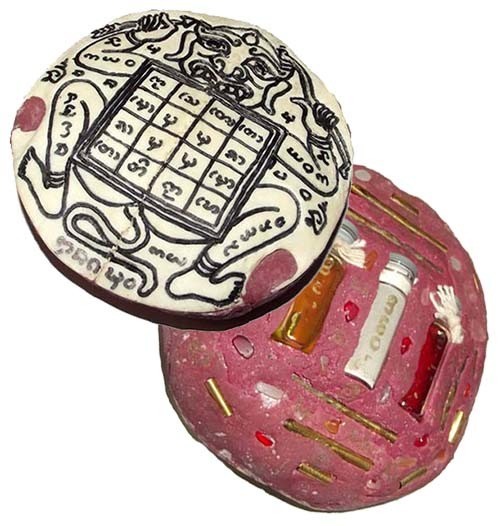 Giant Size Ban Neng Rahu Nang Prai Kote Hian - Perfumed Ghost Bone (whole Skulltop) - Inscription, In Koo, 2 Prai Oil, Pong Sanaeh, Gems, 20 Takrut - Ultra Rare - Ajarn Apichai Decha