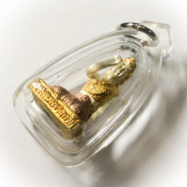 Pra Nang Kwak (Loi Ongk statuette) - Nuea Sam Kasat &#39;Run Daw Maha Sethee&#39; edition 2553 BE - Luang Por Sawai - Wat Prasat Panom Rung