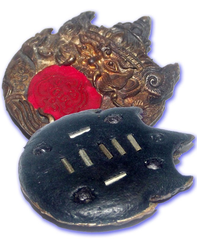 Taep Pra Rahu Jab Dtawan Ongk Kroo - Nuea Nava Loha 9 Takrut 4 Gems - Asura Eclipse God - &#39;Sang Hor Chan&#39; 2555 BE Edition - Kroo Ba Lerd - Wat Tung Man Dtai