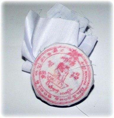 In Koo Bia (Hor Khwan) Ongk Kroo - Takrut + Sinjana Cord + Holy Wood - Sacred Powder Love Charm wrapped in Yantra Cloth - Pra Ajarn Dtecharangsri - Wat San Makiang