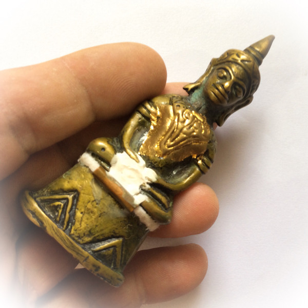 Por Ngang Maha Jakkapat Deity statuette for Seduction Protection &amp; Gambling - Pong Maha Phuudt, Din Pa Cha and Pong Aathan filled + 4 Takrut - Ajarn Apichai Decha