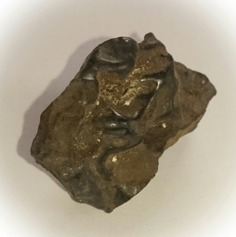 Kote Lek Lai Tham Dtad Yen Magically Extracted Adamantine Substance 2.5 x 1 x 2 Cm - Cold Cut Holy Cave Lek Lai - Magical Incantations and Ceremony - blessed by the Khao Or Masters