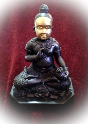 Kumarn Nuea Tong Bucha Statue Masterpiece Version Bronze + Sacred Powders + 6 Amulets in Base - Bantian Mian Jia Maha Sanaeh Edition - Luang Phu In