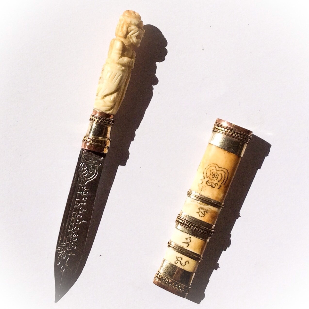 Mitmor Daam Hanuman - carved bone sheath &amp; handle &amp; Magical inscription - Luang Por Prohm (Wat Ban Suan)