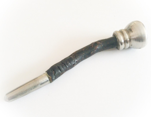 Mai Dtapot Por Gae Pakarang Dam (Black Coral Hermits Staff) - Luang Por Phern Statue Fundraiser- Sacred Magic wand (4 Inch) - Protection from Enemies &amp; Black Magic - Ajarn Chum Chai Kiree