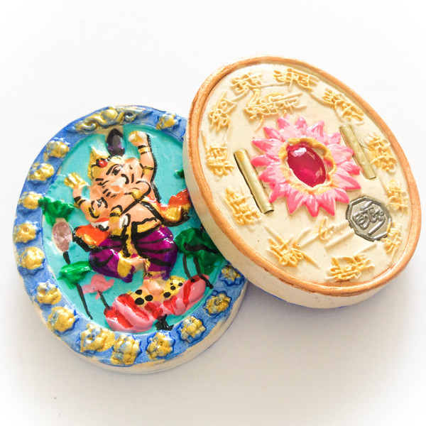 Pra Pikanes - Ganesha Elephant Deity - Turquoise Face White Powders - (1 Look Namo Plug+ 2 Silver Takrut + 4 Gems)- Sae Yid 60 Edition